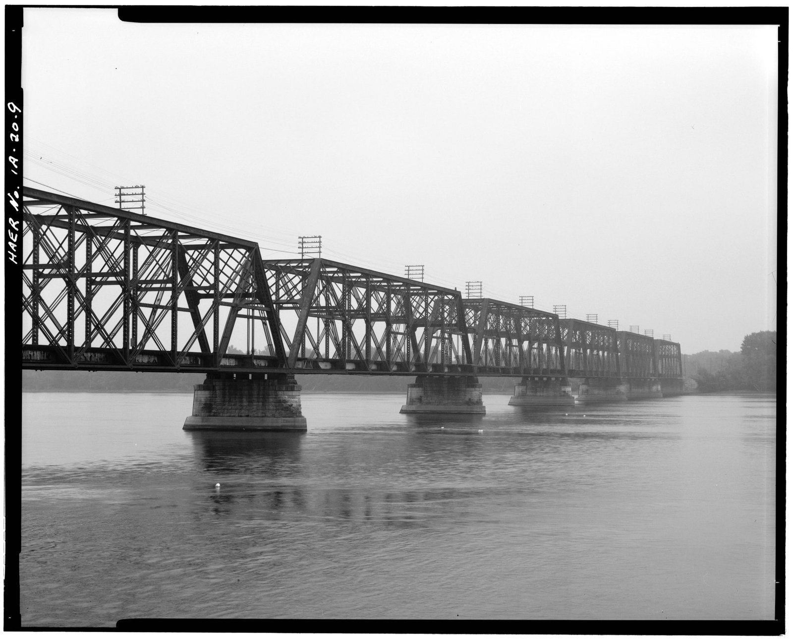 East approach, previous bridge